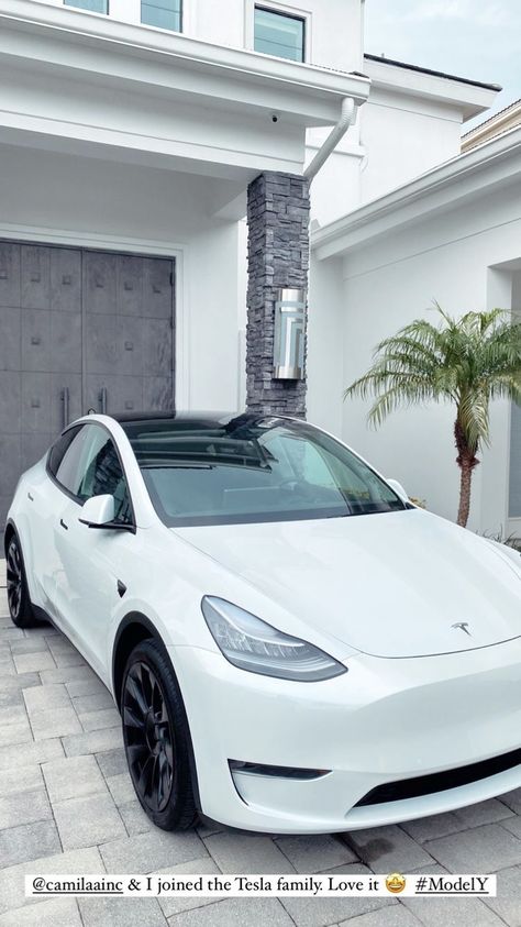 Tesla Model Y Aesthetic, White Tesla Aesthetic, Telsa Cars, Dream Car Tesla, White Tesla, Tesla Car Models, Tesla Aesthetic, Best Cars For Teens, Luxury Hotel Bedroom