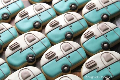 Clough D9 Cookies: Retro RV. They would be great with flamingos and flip flops… Camping Cookies, Retro Rv, Fish Cookies, Iced Sugar Cookies, Summer Cookies, Sugar Cookie Designs, Creative Cookies, Fancy Cookies, Cookie Inspiration