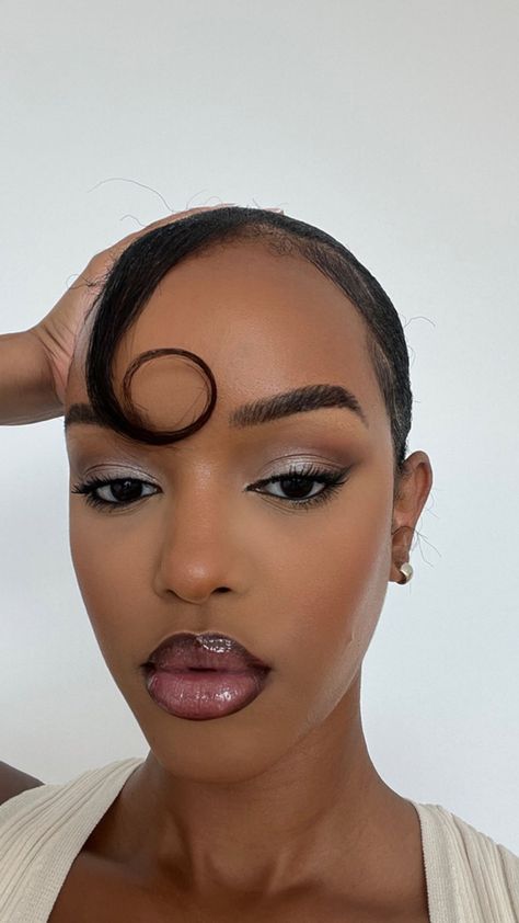 1920s Makeup, 90s Makeup Look, Silver Makeup, 90s Makeup, Makeup For Black Skin, Brown Skin Makeup, Blush Powder, Pinch Me, Dope Makeup