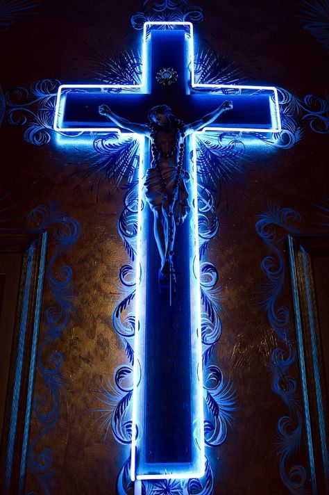 Neon Cross Neon Cross, Aesthetic Jesus, Cross Wallpaper, Jesus Wallpaper, Cross Art, Neon Aesthetic, Holy Cross, Foto Art, Neon Art