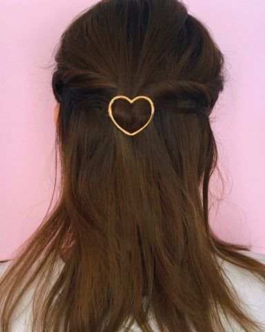 Heart Clips Hair, Heart Hair Accessories, Heart Hair Pin, Heart Hair Clips, Gold Hair Accessories, Kawaii Hairstyles, Christmas Hearts, Heart Hair, Hair Accessories Clips