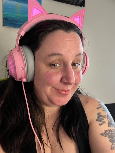 Who else just loves how cute these are great for streaming to just work zooms. They definitely gets attention!! #razer #pinkittyheadphones #gamer #aesthetic Razer Kraken Kitty, Cat Ear Headset, Gamer Aesthetic, Best Headphones, Gaming Headphones, Cat Ear, Active Noise Cancellation, Surround Sound, Gaming Headset