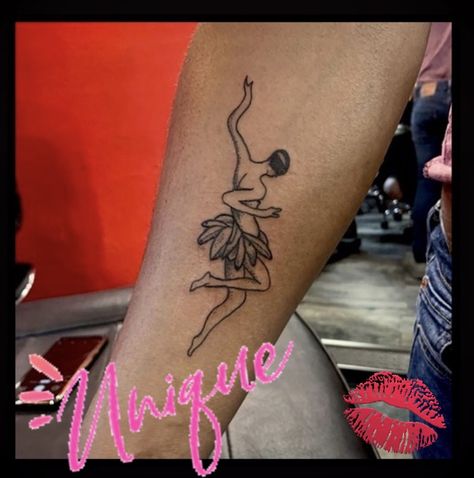 Josephine Baker Tattoo, Baker Tattoo, Banana Dance, Dance Tattoo, Tattoos Inspo, Josephine Baker, Cover Up Tattoo, Feminine Tattoos, Tattoo Studio