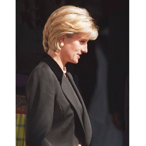 Diana Bob Haircut, Princess Diana Haircut, Diana Haircut, Princess Diana Hair, Princess Diana Fashion, Princess Diana Family, Princess Diana Photos, Princess Diana Pictures, Diana Princess Of Wales