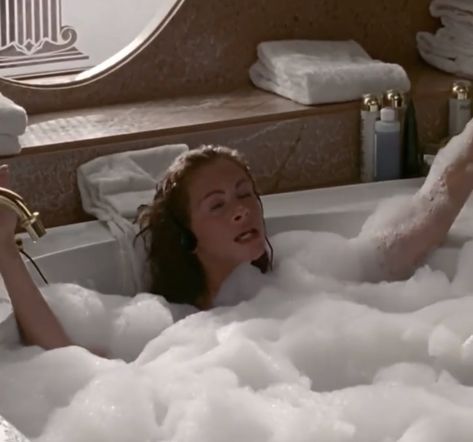 Movie Bathroom Scene, Iconic Bathroom, Romcom Core, Julia Roberts Hair, Bathtub Pictures, 7 Year Itch, Collateral Beauty, Air Bathtub, Jetted Bath Tubs