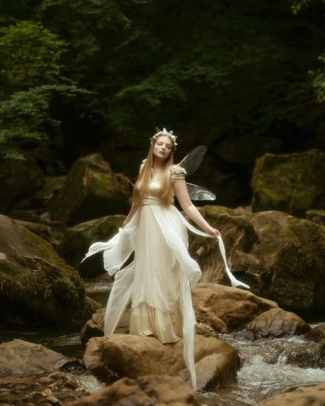 Ethereal Aesthetic Fashion, Faery Queen, Fairy Photoshoot, Crazy Costumes, Fairytale Stories, Ethereal Aesthetic, Fairy Queen, Fairy Aesthetic, Forest Painting