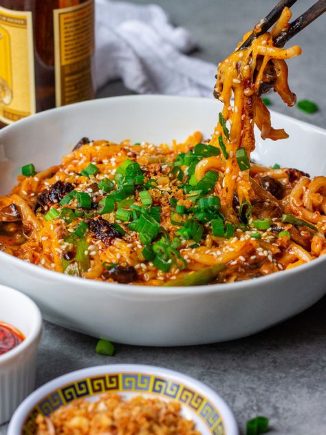 Cheesy Vegan Gochujang Udon Noodles - Eat Figs, Not Pigs Gochujang Udon, Vegan Gochujang, Drink Vodka, Vegan Chinese, Mapo Tofu, Vegan Cheddar, Vegan Asian, Eat Veggies, Udon Noodles