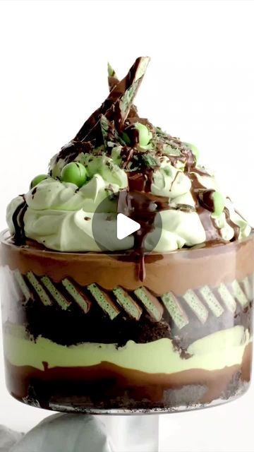 taste.com.au on Instagram: "Christmas is coming and if this stunning choc-mint trifle doesn't get you excited for the festive season, we don't know what will! Get the recipe at the link in our bio or Google "Taste Chocolate mint Aero trifle".⁠⁣ ⁠⁣ Recipe by Kathy Knudsen⁠⁣ ⁠⁣ #christmas #christmasdessert #trifle #chocolate #chocmint #dessert" Choc Mint Trifle, Mini Christmas Trifles, Mint Trifle, Trifle Chocolate, Christmas Trifle, Trifle Recipe, Sweet Recipes Desserts, Chocolate Mint, Instagram Christmas