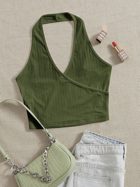 Halter Tops Outfit, Ropa Upcycling, Green Halter Top, Womens Halter Tops, Neue Outfits, Top Halter, Plus Size Tank Tops, Halter Tops, Halter Crop Top