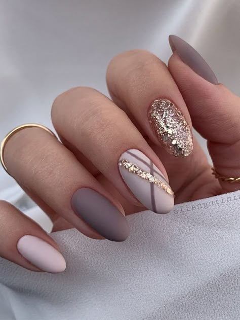 Ongles Beiges, Beige Nails Design, Mauve Nails, Unghie Sfumate, Nude Nail Designs, Cute Nails For Fall, Beige Nails, Geometric Nail, Elegant Nails