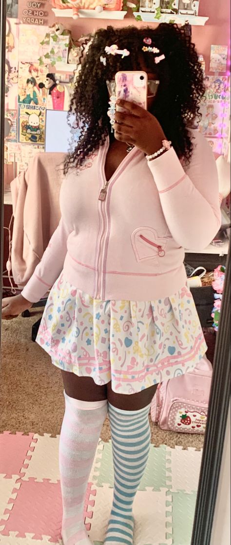 Plus Size Cutecore, Black Kawaii Girl, Jojifuku Aesthetic, Kawaii Black Women, Jojifuku Outfit, My Melody Outfit, Cutecore Outfit, Harajuku Fashion Kawaii, Chubby Girl Outfits