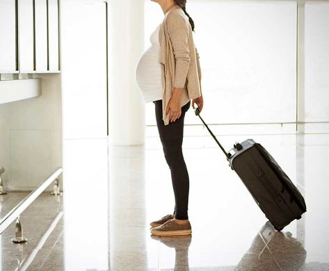 Essential Tips For Traveling During Pregnancy Flying While Pregnant, Traveling While Pregnant, Travelling While Pregnant, Traveling Pregnant, Pregnancy Essentials, Tips For Traveling, Women Health Care, Breathable Clothes, Prenatal Care