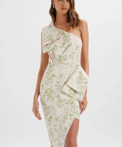 Sun-Kissed Style: Elevate Your Wardrobe with Lavish Alice Summer Dresses Kentucky Derby Attire, Kentucky Derby Dress, Derby Attire, Porcelain Print, Green Porcelain, Lavish Alice, Statement Outfit, Derby Dress, Satin Midi Dress