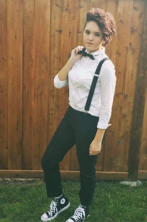 Tomboy Prom Outfits, Gender Neutral Prom Outfit, Prom Outfits For Tomboys, Queer Prom Outfit, Lgbt Prom, Androgynous Prom, Tomboy Formal Outfits, Emo Prom, Queer Prom