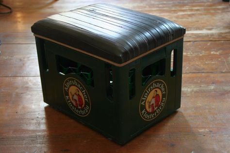 Beer crates stool #Beer, #Crates, #Seat Crate Stools, Wooden Crate Shelves, Crate Shelves Diy, Crate Nightstand, Crate Bench, Crate Decor, Crate Seats, Beer Crate, Beer Box