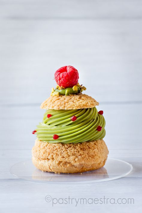 Gluten free Pistachio and Raspberry Choux Craquelin - click on the link to see the recipe! Dome Recipe, Gluten Free Pistachio, Profiterole Tower, Pistachio And Raspberry, Choux Craquelin, Puff Pastry Cream Puffs, Opera Cake, Christmas Pastries, Cream Puff Recipe