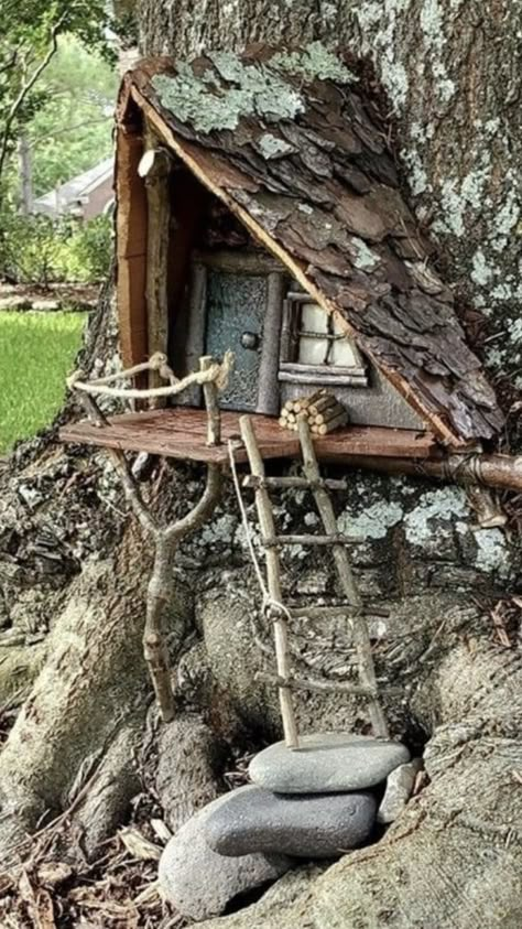 Fairy Garden Doors, Fairy Tree Houses, Fairy House Crafts, Fairy House Diy, Fairy Garden Crafts, Fairy Garden Designs, Garden Decor Diy, Christmas Float, Faeries Gardens