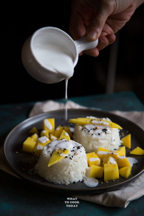 Instant Pot Thai Coconut Mango Sticky Rice (Khao Niao Mamuang) #instantpot #stickyrice #mango Sticky Rice Cake Recipe, Mango Sticky Rice Recipe, Instant Pot Asian Recipes, Instant Pot Thai, Rice Instant Pot, Coconut Sticky Rice, Mango Rice, Sweet Sticky Rice, Asian Store