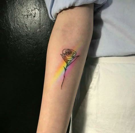 Tatoo Realistic Rainbow Tattoo, Equality Tattoos, Lgbt Tattoo, Family First Tattoo, Pride Tattoo, Rainbow Tattoos, Muster Tattoos, Tatuaje A Color, Arm Tattoos For Women