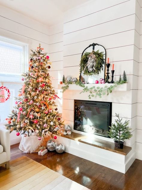 15 Themed Christmas Tree Decorating Ideas Pink Christmas Ideas, Disco Ball Christmas Tree, Unique Christmas Tree Ideas, Disco Ball Christmas, Decorate A Christmas Tree, Ball Christmas Tree, Christmas Decor Trends, Sweet Trees, The Spirit Of Christmas