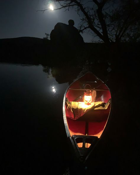 Canoeing Watson Lake, Prescott Arizona. Moonlight paddle ❤️ Born To Be Wild Adventures  #canoeing #moon #moonlight #kayaking #paddle #arizona #explore #prescott #lake #lanterns #pinterest #summer #date #dateideas #adventure #local #travel Canoe Date, Glow In The Dark Kayaking, Arizona At Night, Camp Verde Arizona, Night Kayaking, Sunset Kayaking, Pinterest Summer, Prescott Arizona, Born To Be Wild