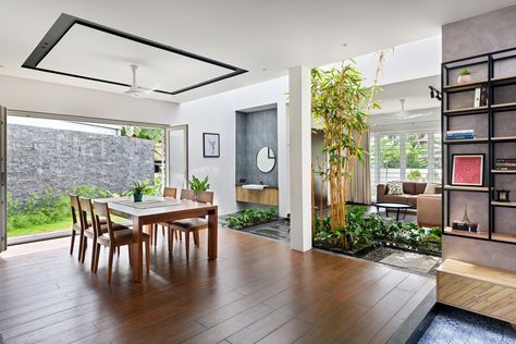 A spacious Kerala home that propagates courtyard living | Architectural Digest India Open Courtyard House, Living Room Kerala, Kerala Homes, Open Courtyard, Interior Courtyard, Kerala Home, Wake Ideas, Modern Architecture Interior, Courtyard House Plans