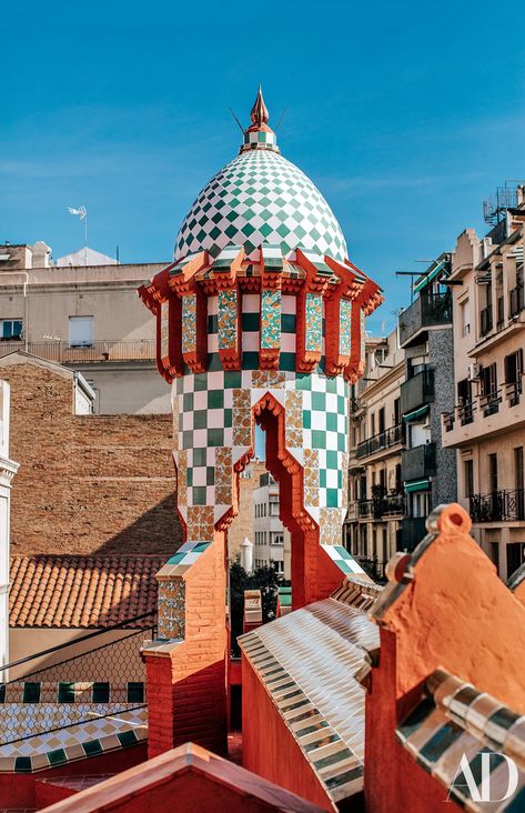 This Is Why Design Experts Are Flocking To Barcelona Kindergarten Architecture, Gaudi Mosaic, Gaudi Architecture, Barcelona Architecture, Gaudi Barcelona, Antonio Gaudí, Plans Architecture, Park Güell, Architecture Tattoo