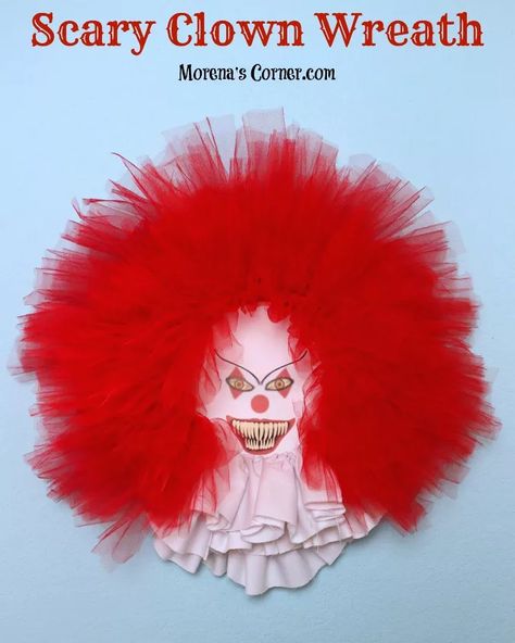 Clown Wreath, Diy Halloween Scary, Blood Candles, How To Make Tutu, Scary Clown, Easy Diy Wreaths, Zombie Hand, Backyard Privacy, Clown Faces