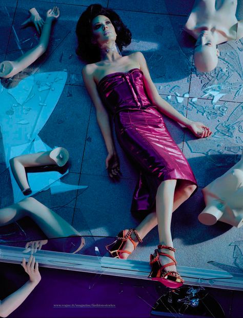 mannequin thriller: kinga rajzak by miles aldridge for vogue italia march 2013 Photo Mannequin, Miles Aldridge, Fashion Fotografie, High Fashion Photography, Fashion Photography Editorial, Vogue Italia, Metallic Dress, 60s Fashion, Purple Fashion