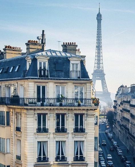 The best places to take great photo in Paris: discover out #Paris Photo Guide Parisian Flat, Torre Eiffel Paris, Paris Vacation, Beautiful Paris, Parisian Life, Paris Photography, Paris Photo, Paris Eiffel Tower, Paris Photos