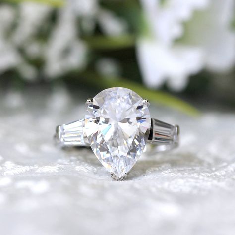 Pear Cut Diamond Engagement Ring, Etsy Engagement Rings, Pear Wedding Ring, Pear Cut Engagement Rings, Three Stone Engagement Ring, Unique Diamond Rings, Pear Engagement Ring, Stone Engagement Ring, Diamond Simulant