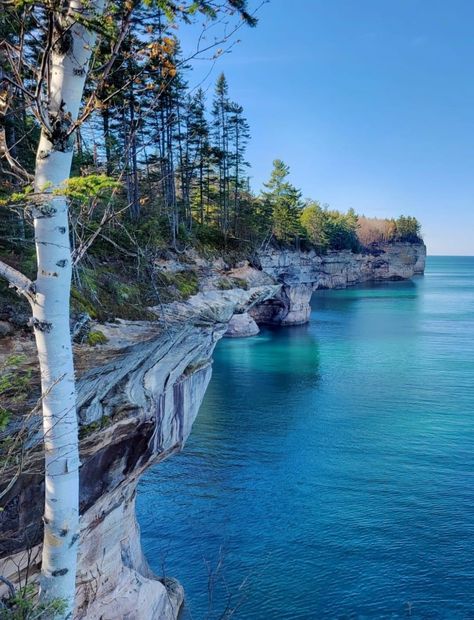 Lake Superior Aesthetic, Edgy Normcore, Michigan Scenery, Superior Aesthetic, Pictured Rocks National Lakeshore, Night Sky Photography, Ice Climbing, Sunset Cruise, Amazing Photo