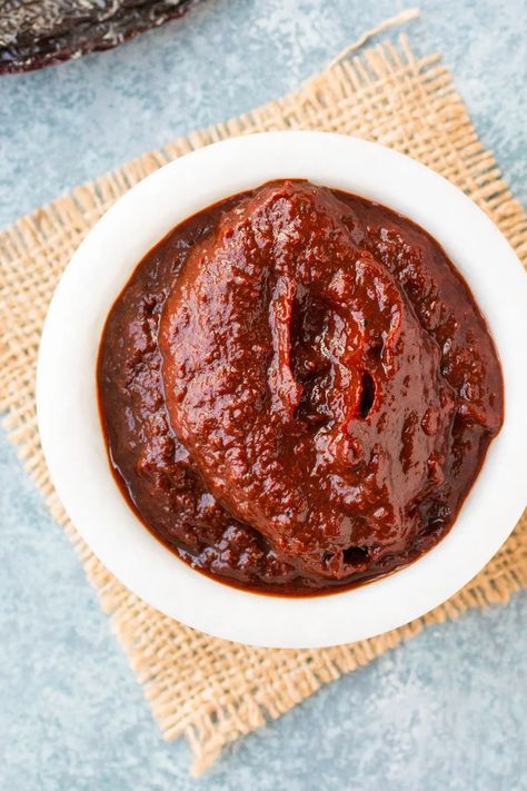 Ancho Chili Sauce Recipe - Chili Pepper Madness Ancho Chile Recipes, Chili's Salsa Recipe, Ancho Chili Sauce, Stomach Rumbling, Chili Pepper Recipes, Mexican Chili, Chili Sauce Recipe, Red Chili Sauce, Mexican Sauce