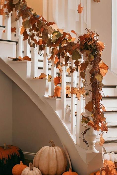 Fall Staircase Decor, Fall Staircase, Cosy Autumn Aesthetic, Indoor Staircase, Unique Place Cards, Minimalist Fall Decor, Easy Thanksgiving Table Decor, Thanksgiving Table Decor Ideas, Fall Feast