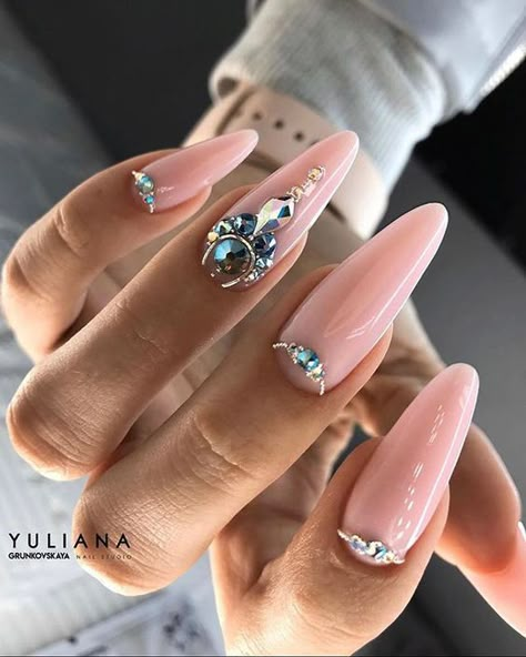 Ongles Bling Bling, Diamond Nail Art, Beauty Nails Design, Swarovski Nails, Nail Jewels, Glamour Nails, Gel Nails Diy, Nails Design With Rhinestones, Work Nails