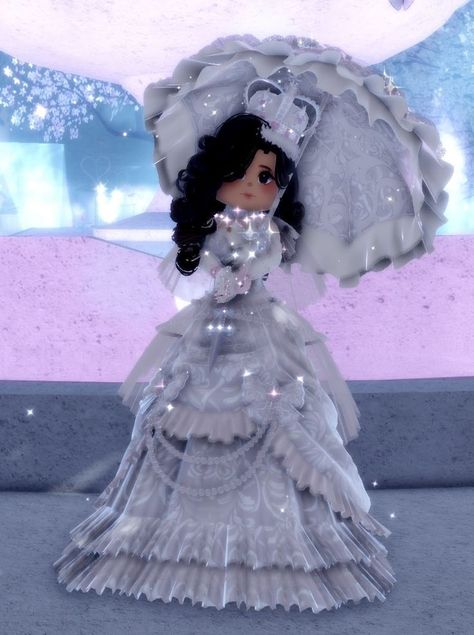 Royalty Outfit Royale High, Royale High Outfit Color Palette, Royal High Royalty Outfits, Beauty Pageant Royale High Theme, Silver Slay Royale High Outfit, Silver Slay Royale High Sunset Island, Royalty Royale High Outfit, Rich Royale High Outfits, Royale High Formal Outfits