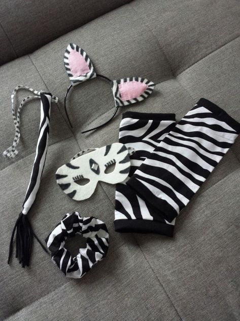 Zebra Costume Diy, Zebra Costume, Safari Outfits, Homecoming Parade, Diy Costumes Kids, Custom Kids, Safari Party, Spirit Week, Run Disney