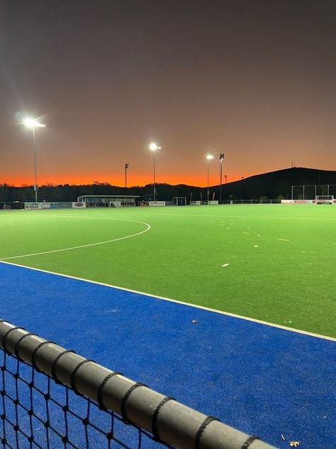 #fieldhockey #hockey #aesthetic #sunset #astro Field Hockey Aesthetic, Aesthetic Hockey, Hockey Aesthetic, Aesthetic Sunset, Field Hockey, Aesthetic Girl, Hockey, Soccer, Football