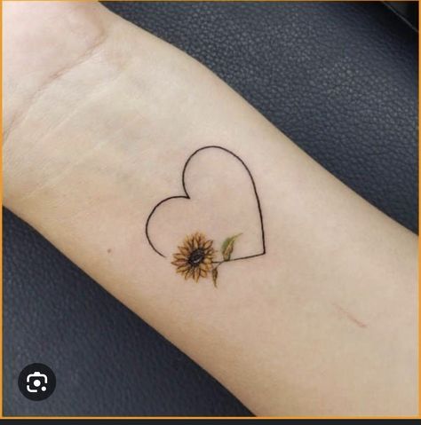 Sunflower Mother Daughter Tattoo, Sunflower Tattoo With Name, Tattoos Matching Sister, Small Sunflower Tattoos, Sunflower Drawings, Cute Matching Tattoos, Tattoos Matching, Cute Sunflower, Sunflower Drawing