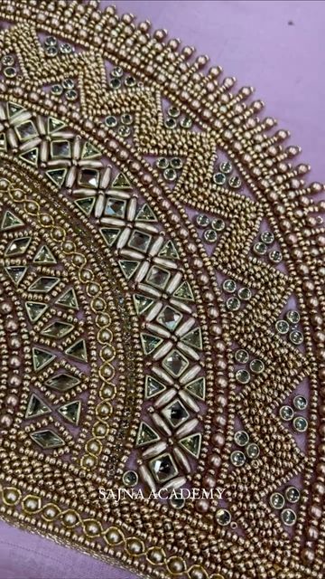 Latest Blouse Neck Designs, Autumn Leaves Wallpaper, Maggam Blouse, Aari Design, Latest Bridal Blouse Designs, Boat Neck Blouse Design, Embroidery Boutique, Aari Designs, Best Blouse Designs