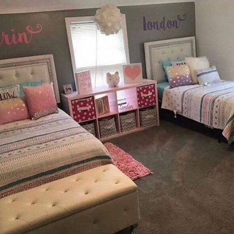 Twin Girl Bedrooms, Sister Bedroom, Bedroom Ideas For Teenage Girl Rooms, Shared Girls Room, Sister Room, Kids Shared Bedroom, Shared Girls Bedroom, Twin Beds