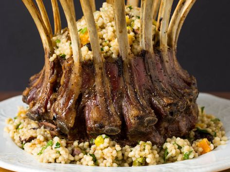 Crown Roast Recipe, Easter Lamb Recipe, Easy Lamb Chop Recipes, Easter Main Dishes, Easter Dinner Ideas, Easy Easter Dinner, Crown Roast, Easter Dinner Menus, Gourmet Christmas