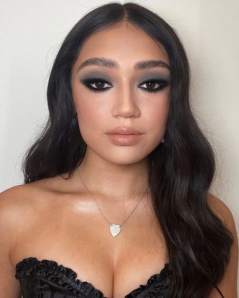 Avani Makeup, Date Night Makeup, Patrick Ta, Celebrity Makeup Looks, Makeup Glam, Neutral Makeup, Dark Makeup, Trendy Makeup, Mua Makeup