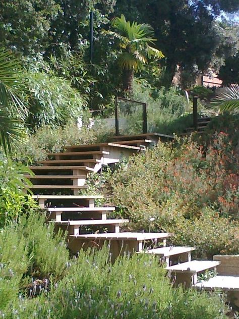 Stairs Outdoor, Beach Stairs, Mosaic Walkway, Garden Ideas Uk, Terraced Garden, Landscape Stairs, Terrace Garden Ideas, Outdoor Walkway, Escalier Design