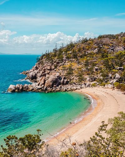 Here's a local's guide to the best places to take beautiful photos on Magnetic Island. For the most Instagrammable locations on Magnetic Island, I've got you covered.  places to visit on Magnetic Island | things to do on Magnetic Island | things to do in Townsville Australia | places to visit in Townsville Australia | Magnetic Island photography | Australia bucket list | Australia travel destinations | Queensland travel destinations | #MagneticIsland #Townsville #Queensland #Australia Magnetic Island Australia, Northern Ireland Itinerary, Queensland Travel, Townsville Australia, Tips For Traveling Alone, Magnetic Island, Australia Bucket List, Best Cities In Europe, Abstract Realism