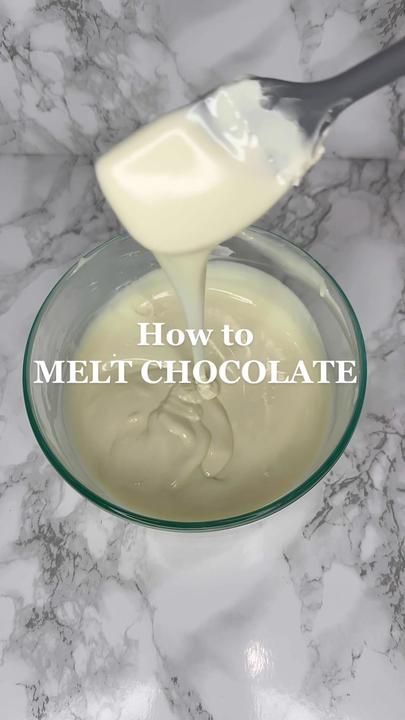 How to melt chocolate 1. ﻿﻿﻿Make sure to use candy melts (no chocolate... | TikTok Best Way To Melt Chocolate For Dipping, How To Melt Chocolate Chips, Dipped Tampa, Melted Chocolate Recipes, Valentines Cocktails Drink Recipes, Chocolate Molds Recipe, Valentines Cocktails, Melt Chocolate For Dipping, Chocolate Hacks