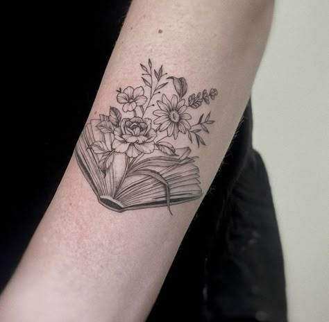 Book And Flower Tattoo Ideas, Bookish Spine Tattoos For Women, Book Leg Tattoo, Open Book With Flowers Tattoo, Books With Flowers Tattoo, Book And Flowers Tattoo, Book Tattoos With Flowers, Book Floral Tattoo, Best Friend Book Tattoos