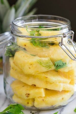 Spicy Pickled Pineapple - Running to the Kitchen® Pickled Pineapple, Fridge Pickles, Lacto Fermentation, Appetizers Healthy, Pickled Ginger, Pineapple Recipes, Pickled Veggies, Pickled Vegetables, Think Food