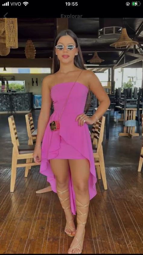 Encontre inspiração em looks casuais 2024 perfeitos para o seu dia a dia. Do trabalho ao happy hour, estes looks vão te deixar elegante e confortável. Clique para conferir as últimas tendências Outfits Natal, Natal Outfit, Mini Prom Dress, Pink Tube Top, Look Rose, One Shoulder Prom Dress, Mini Prom Dresses, Birthday Party Outfits, Prom Dress Evening