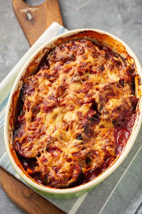 Eggplant Casserole Recipes, Eenskottel Geregte, Cheesy Eggplant, Recipes Eggplant, Roasted Carrot Salad, Roasted Vegetable Lasagna, Eggplant Casserole, Casserole Healthy, Easy Eggplant